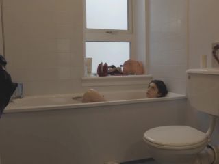 Nudeceleb- Daciana Brava – 24 Hours in My Council Flat (2017) HD 1080p