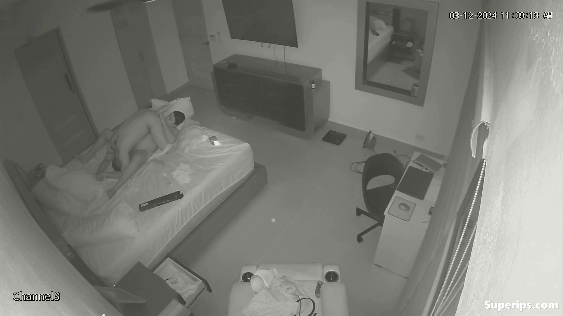 IPCAM – Brunette bald woman gets fucked