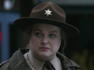 Nudeceleb- Jenna Lamia – Resident Alien s02e09 (2022) HD 1080p