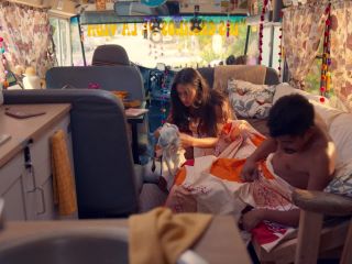 Nudeceleb- Jacqueline Bracamontes, Renata Notni – Grumpy Christmas (Una Navidad no tan padre) (2021) HD 1080p