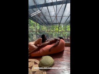 Private-recordings-of-webcam-models- auhneeshnicoletentbaddies