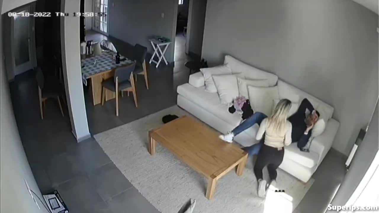 IPCAM – Mature Canadian couple fucks on the couch