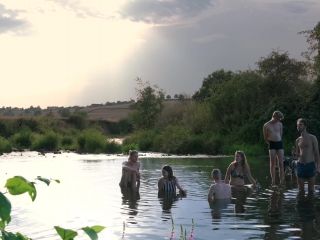 Nudeceleb- Kathlyn Wuyts, Annick Sickinghe – Alles wat kan zijn (2022) HD 1080p