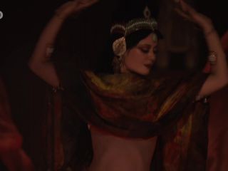 Nudeceleb- Emilie Biason – Santos Dumont s01e04 (2019) HD 1080p