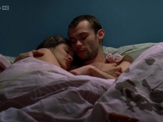 Nudeceleb- Marie Denarnaud-Les vivants et les morts s01e01 (2009) HD 720p