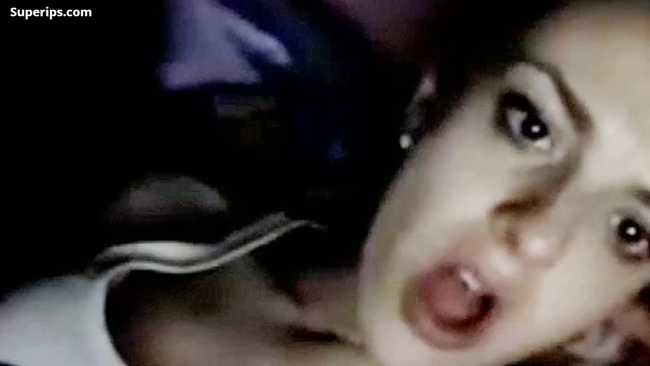 RAT webcam – Skinny pale girl masturbates