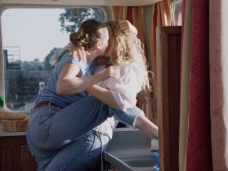 Nudeceleb- Lea Rostain Stephanie Crayencour Emmanuelle Bouaziz Marguerite Perrotte – Le voyage en pyjama (2023) HD 1080p