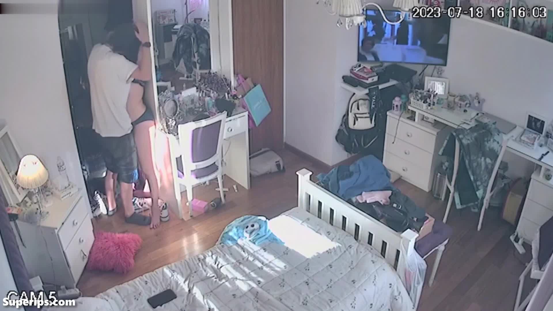 IPCAM – British teenage couple fuck for the first time