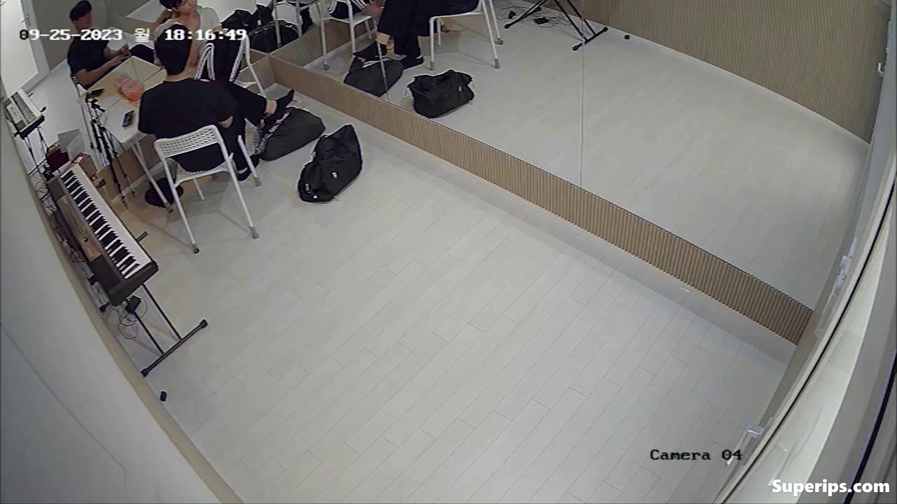 IPCAM – Korean young couple groping each other