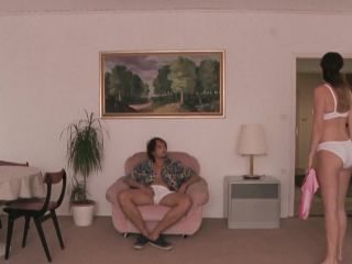 Nudeceleb- Sanja Drakulic – Da je kuca dobra i vuk bi je imao (2015) HD 720p