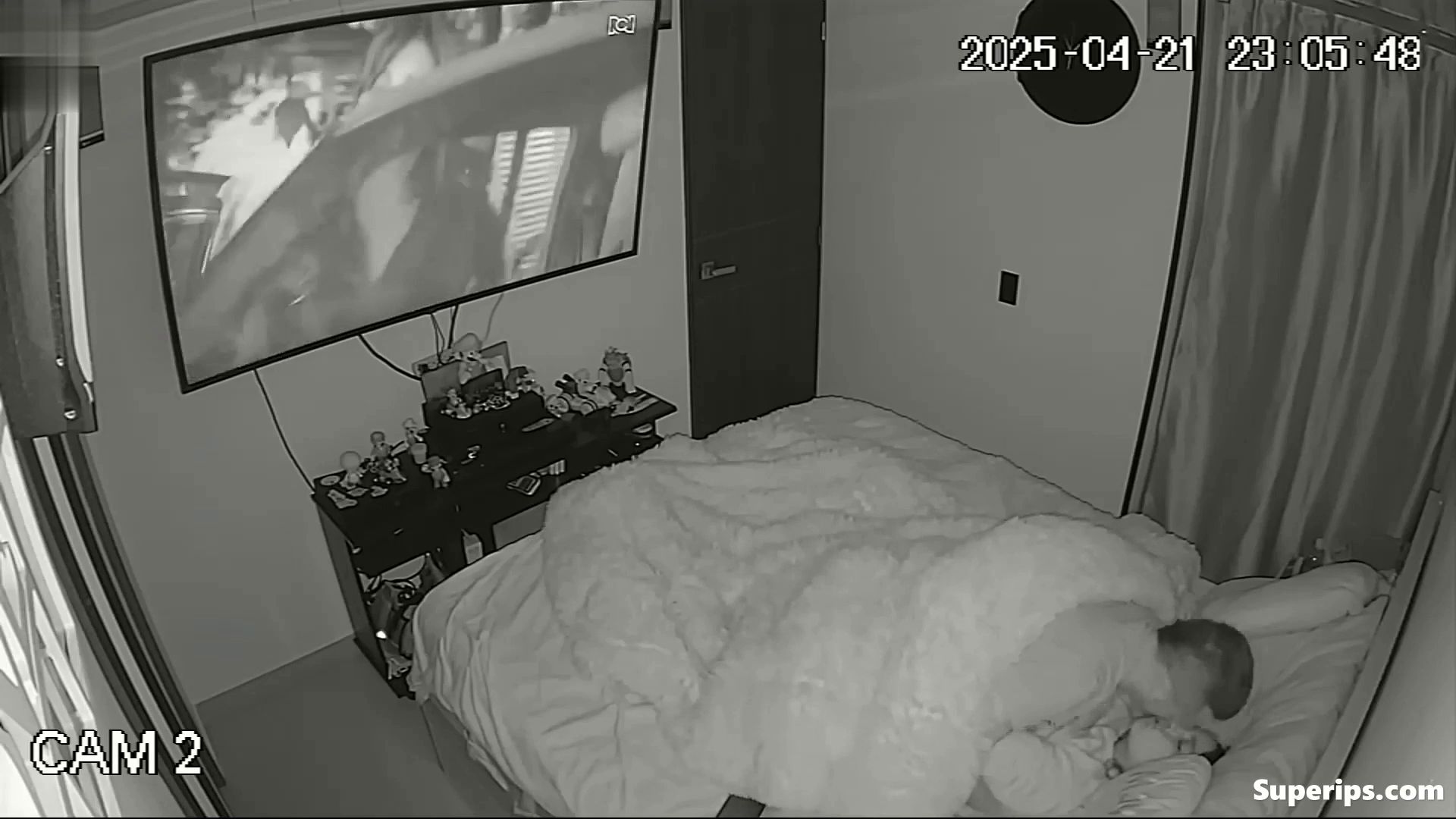 IPCAM – Latina woman gets fucked under the sheets