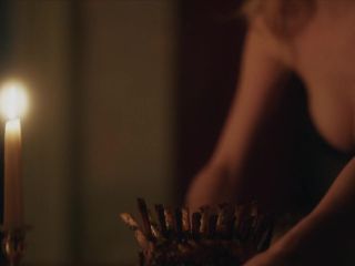 Nudeceleb- Emily Alyn Lind, Whitney Peak, Jordan Alexander, Alexandra Chelaru-Gossip Girl s01e02-12 (2021) HD 1080p