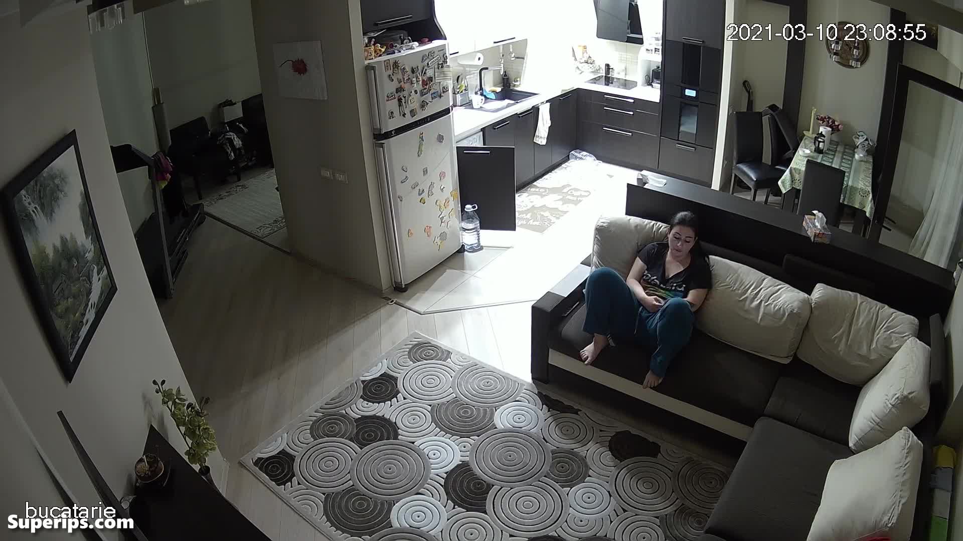 IPCAM – Chubby mom masturbates while watching porn