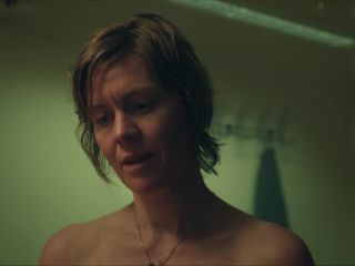 Nudeceleb- Nina Dogg Filippusdottir – Fangar s01e02 (2017) HD 1080p