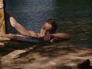 Nudeceleb- Heather Weeks Laura Fraser – Left Luggage (1998)