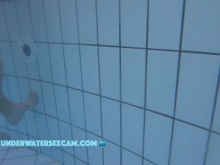 Underwatersexcam.com- He does not know