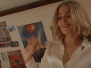 Nudeceleb- Julie Van den Steen, Lize Feryn – Single Bells – 12 Dates till Christmas s01e03e11 (2024) HD 1080p