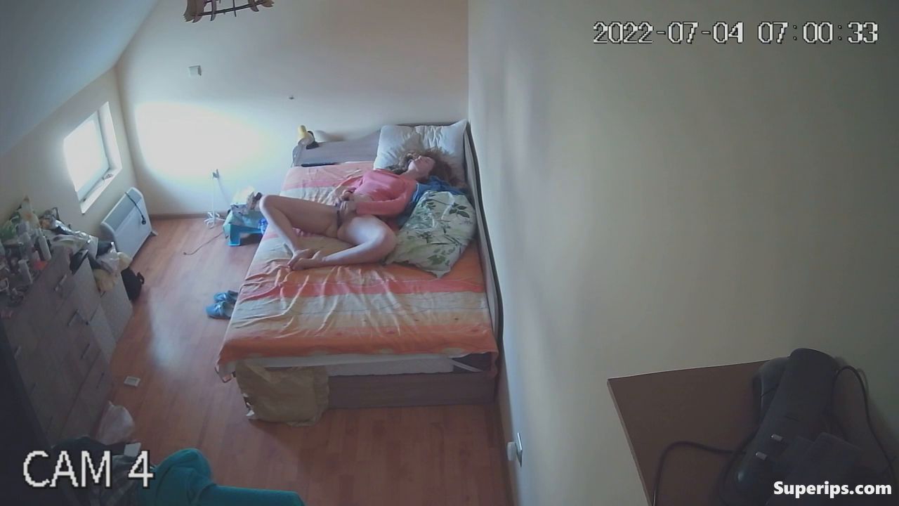 IPCAM – Naughty German girl masturbates while waking up