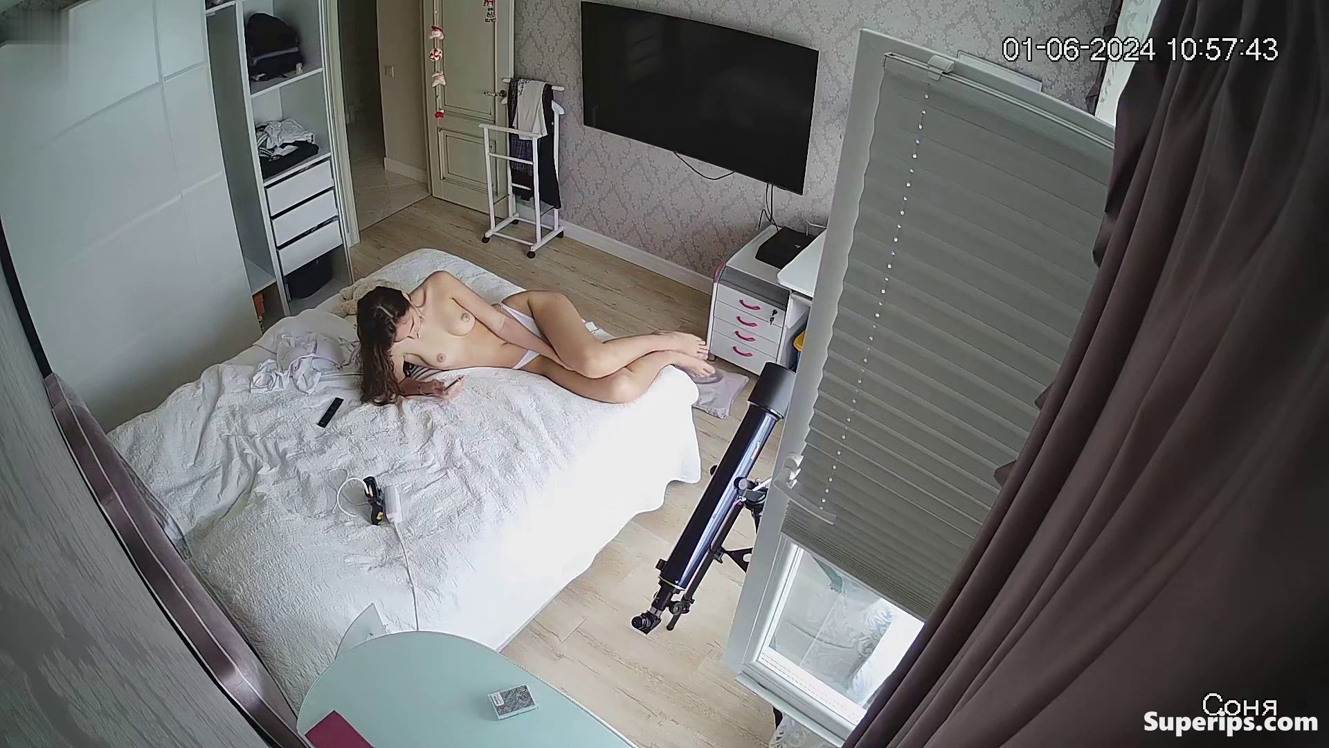 IPCAM – Gorgeous Ukrainian teenage girl watches porn