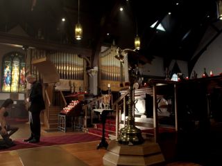 Nudeceleb- Autumn Reeser Martha Higareda – Smokin Aces 2 Assassins Ball (2010) HD 1080p