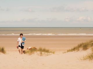 Nudeceleb- Nina Gummich Vidina Popov – Alice (2022) HD 1080p