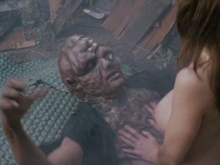 Nudeceleb- Alyce LaTourelle, Debbie Rochon, Carla Pivonski, Bella Compagna, etc – Terror Firmer (1999) HD 1080p