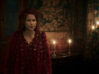 Nudeceleb- Minnie Driver – The Serpent Queen s02e04 (2024) HD 1080p