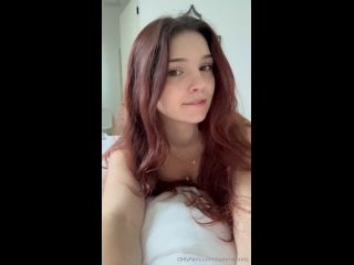 Private-recordings-of-webcam-models- SummerXIris20C13
