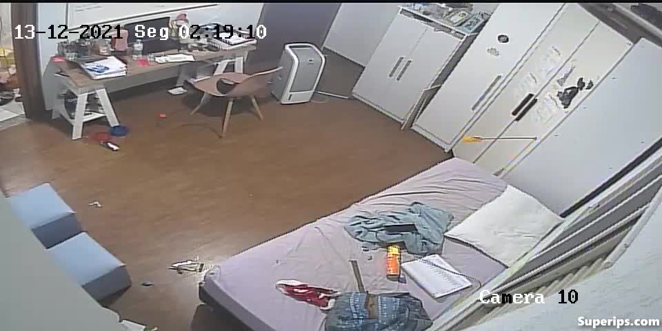 IPCAM – Cute European teenager changes her clothes