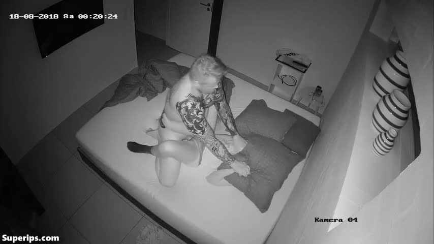 IPCAM – American man fucks his wife while choking her