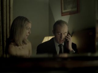 Nudeceleb- Helen Kennedy – Hunted s01e02 (2012) HD 1080p