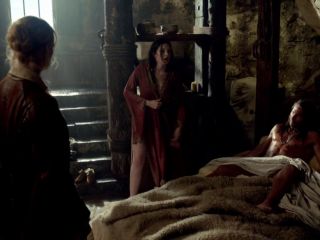Nudeceleb- Lise Slabber, Jessica Parker Kennedy, Clara Paget-Black Sails s02e01 (2014) HDTV 1080p