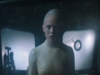 Nudeceleb- Caity Lotz – The Machine (2013) HD 1080p