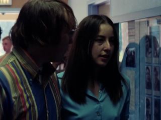 Nudeceleb- Alana Haim – Licorice Pizza (2021) HD 1080p