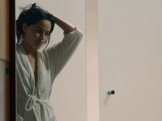 Nudeceleb- Alicia Jaziz, Marianna Burelli – Ingobernable s01e01 (2017) HD 1080p