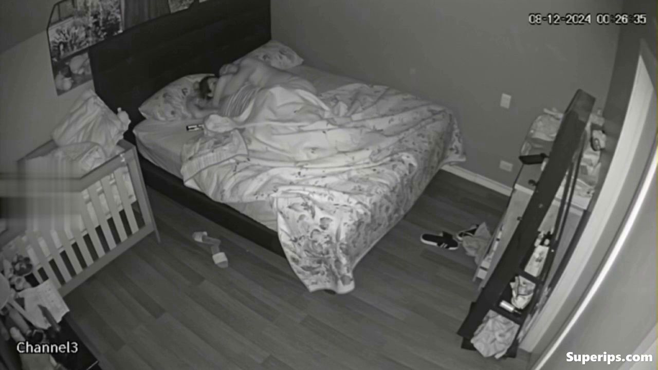 IPCAM – Latina mom gets fucked in her sleep