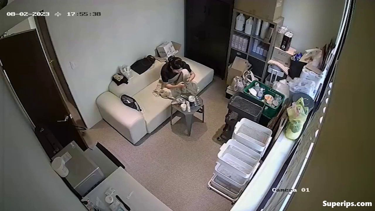 IPCAM – Korean waitresses changing clothes