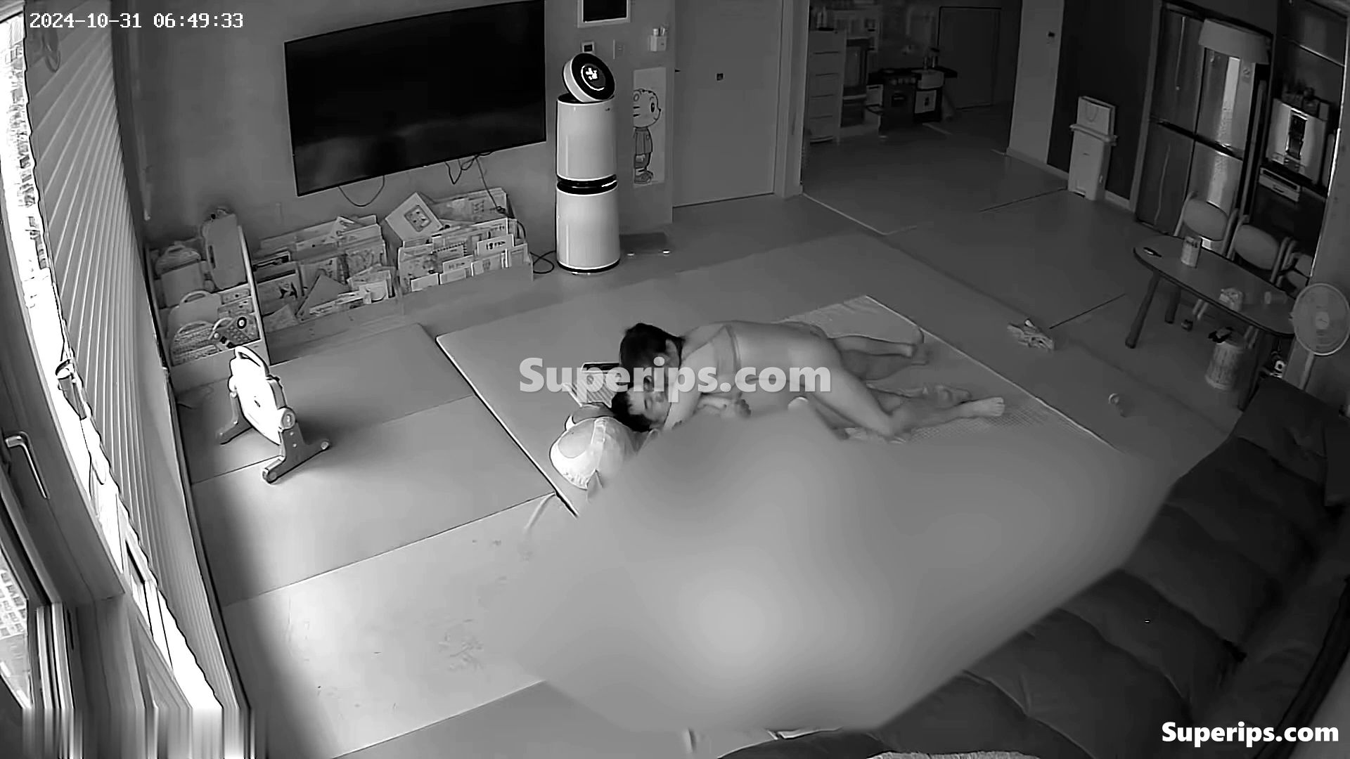 IPCAM – Korean mom gets fucked on the floor
