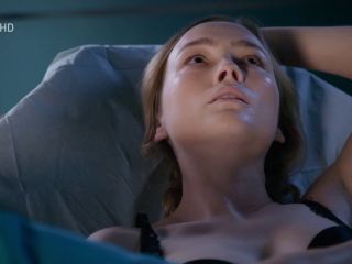 Nudeceleb- Kyra Sophia Kahre –  In aller Freundschaft s22s33 (2019) HD 720p