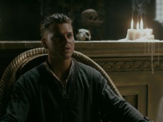 Nudeceleb- Alicia Agneson – Vikings s05e03 (2017) HD 1080p