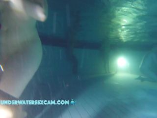 Underwatersexcam.com- Couple gets massage