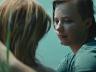 Nudeceleb- Hanna Hilsdorf, Saskia Rosendahl – A Thin Line s01e05 (2023) HD 1080p