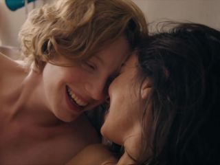 Nudeceleb- Luise Wolfram, Moran Rosenblatt – Kiss Me Before It Blows Up (2020) HD 1080p