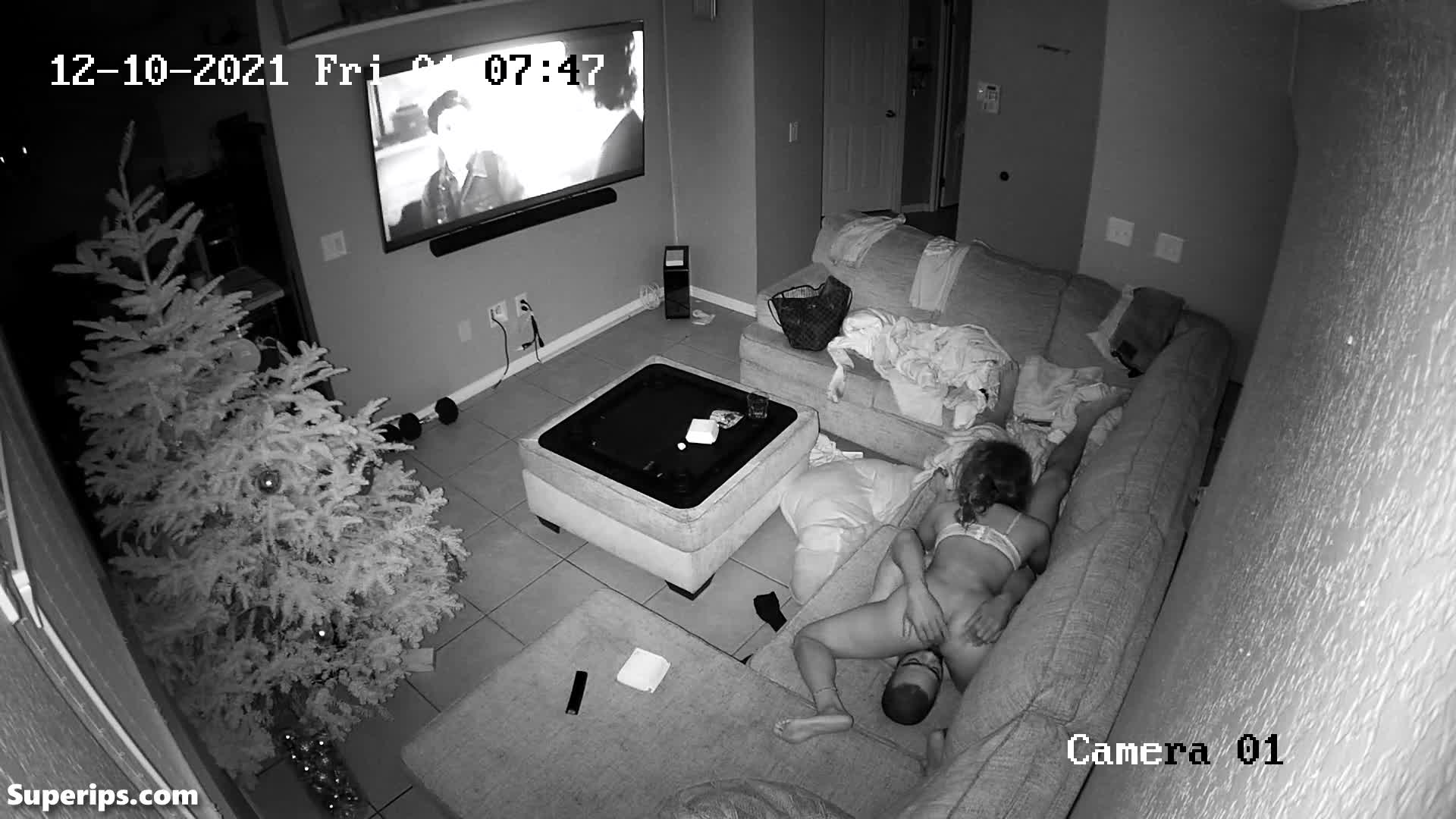 IPCAM – Young black American girl gets fucked on the couch