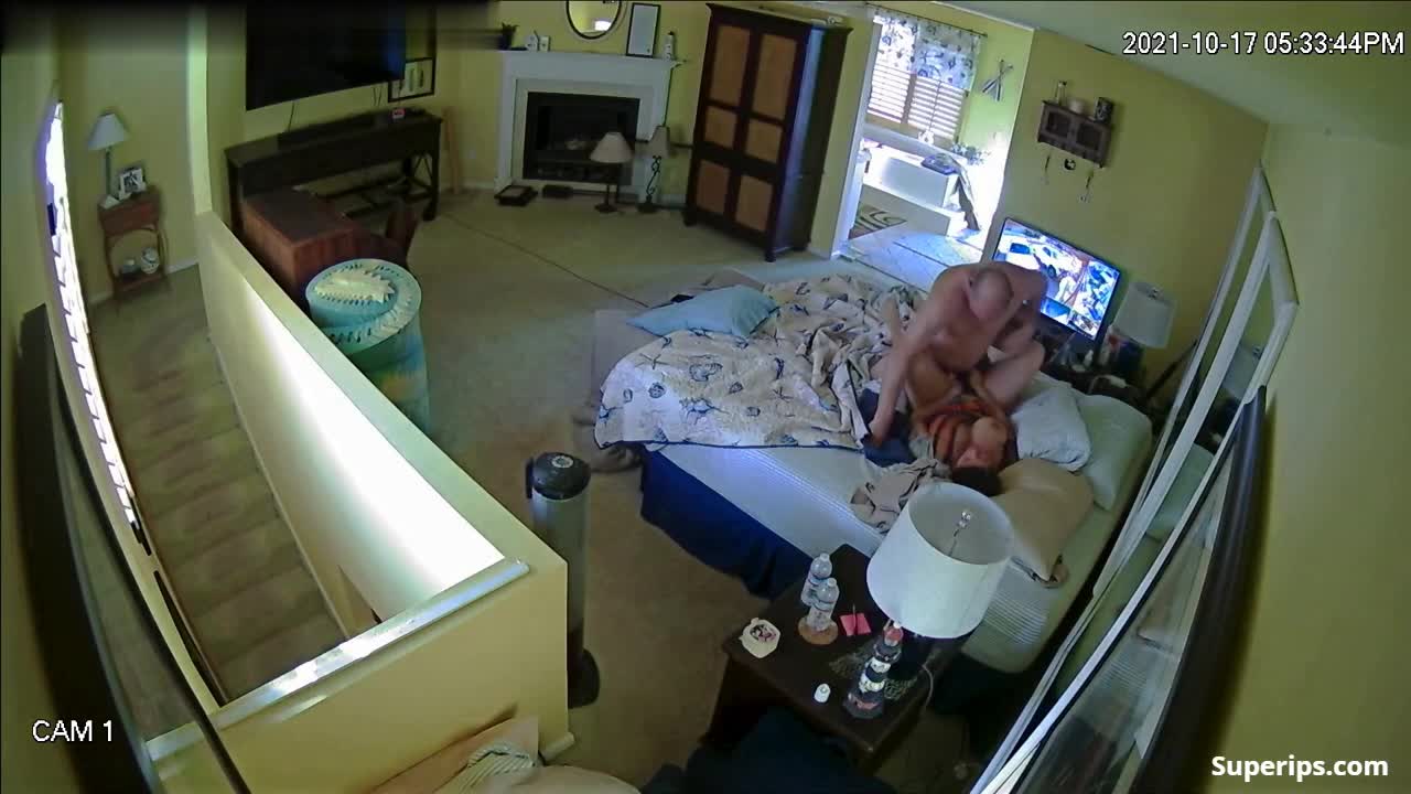 IPCAM – German couple fucks after sleeping