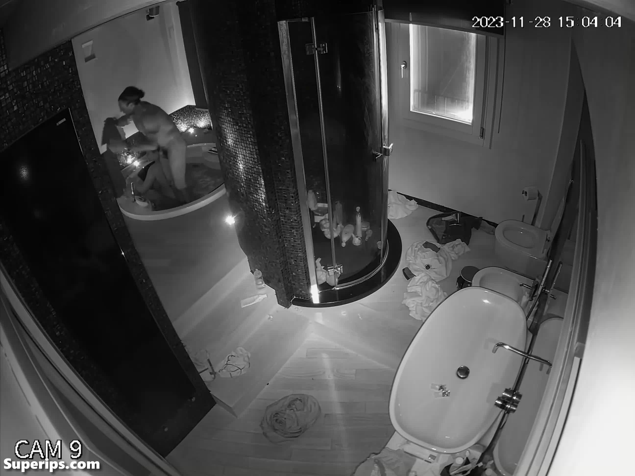 IPCAM – British pregnant mom gets fucked underwater