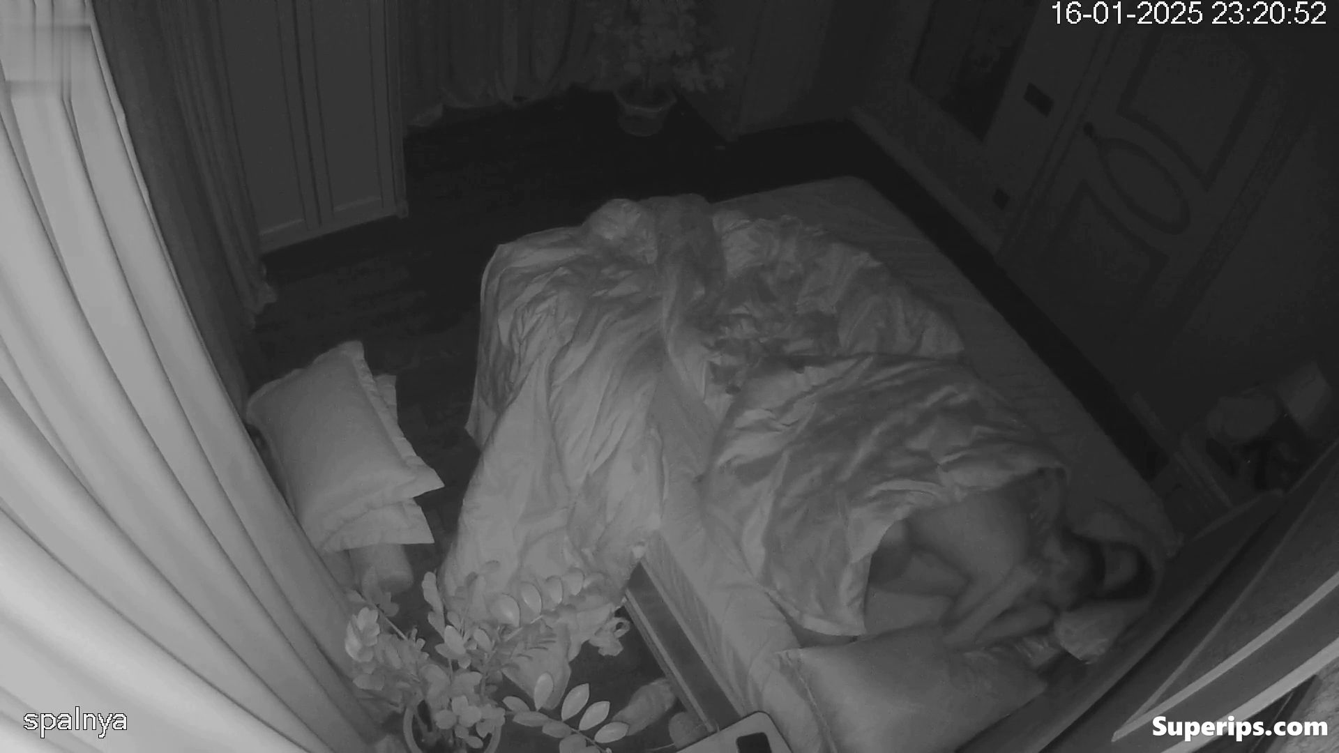 IPCAM – Russian woman fucked under the sheets