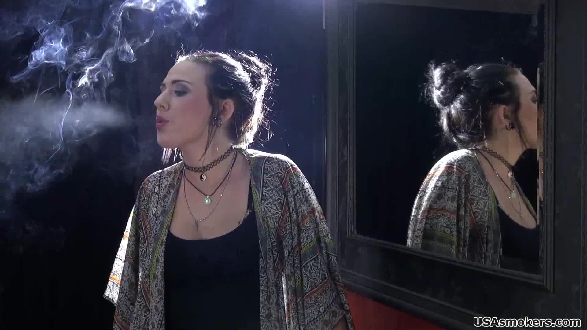 5 Models Smoking In The Mirror