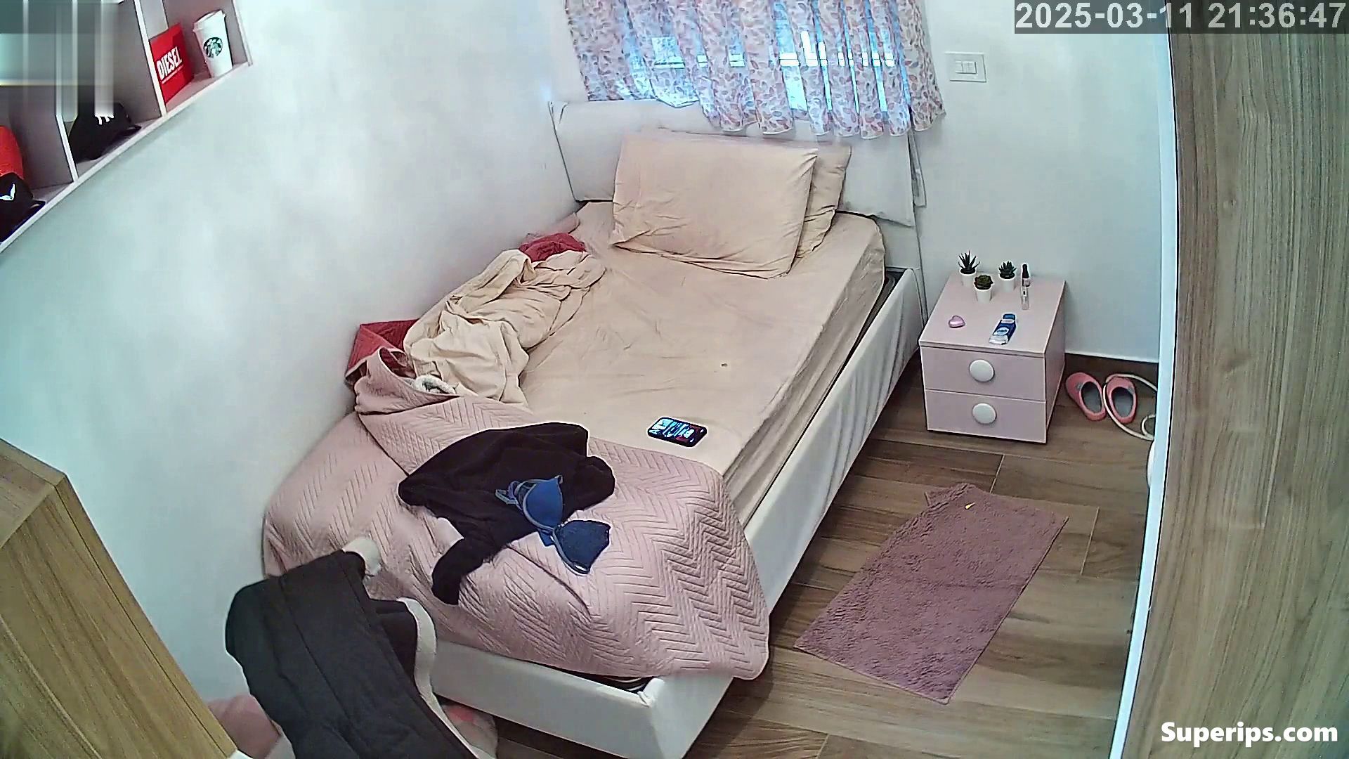 IPCAM – Naked Italian college girl in her room