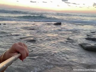 Private-recordings-of-webcam-models- 26-09-23NGGSunsetBeach(withsomepeoplearound)